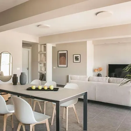 Daire 12 Suites Luxury Living Argostolion